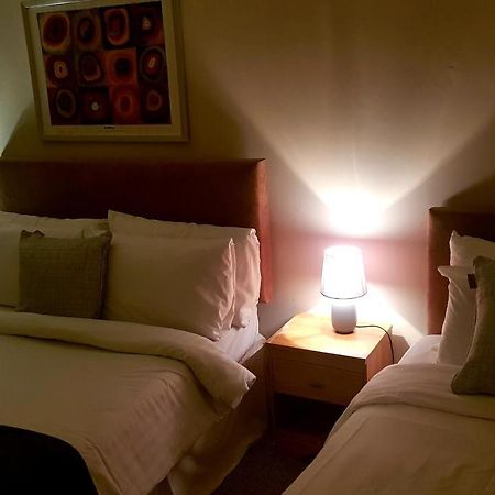 The Auld Triangle Bed & Breakfast Loughrea ภายนอก รูปภาพ