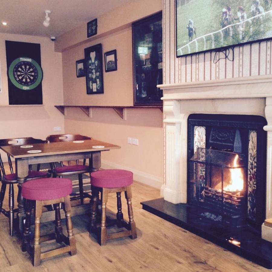The Auld Triangle Bed & Breakfast Loughrea ภายนอก รูปภาพ