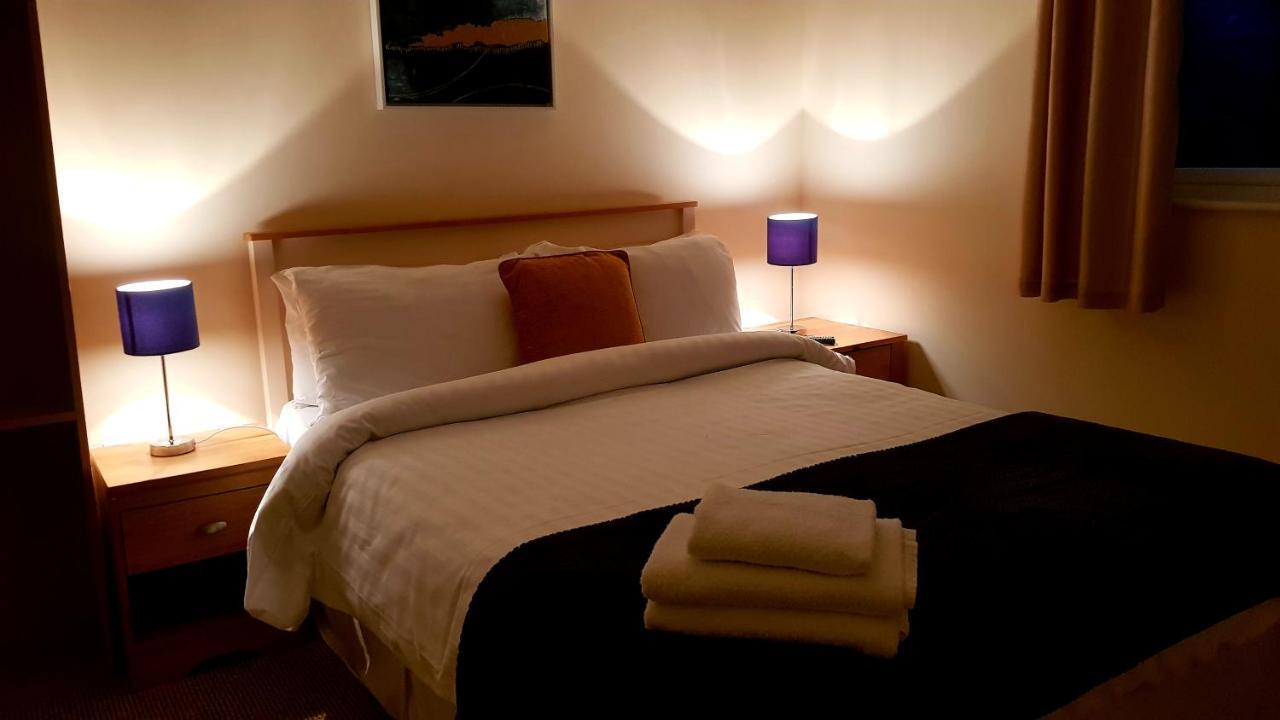 The Auld Triangle Bed & Breakfast Loughrea ภายนอก รูปภาพ