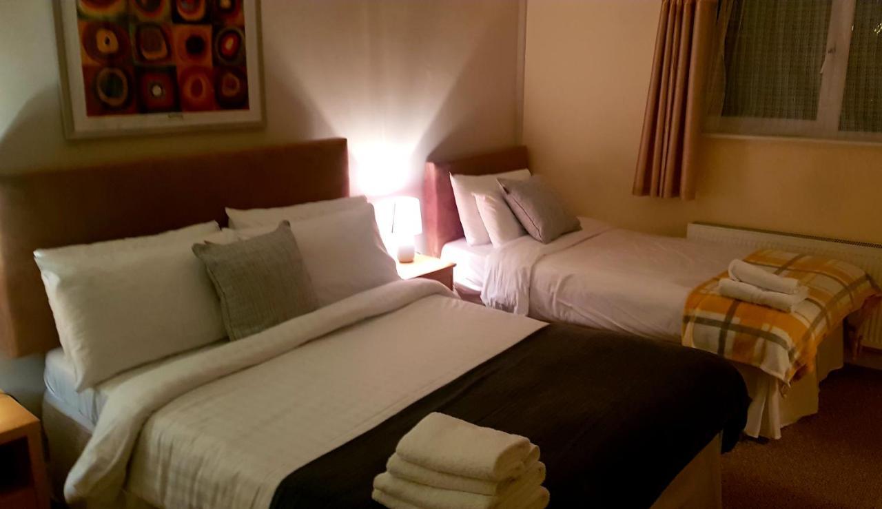 The Auld Triangle Bed & Breakfast Loughrea ภายนอก รูปภาพ